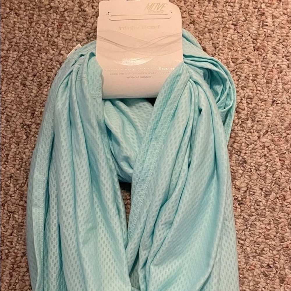 Infinity Scarf Move by Apana